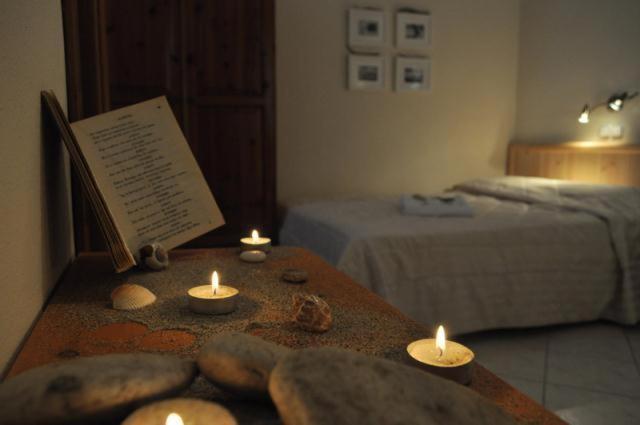 Lysistrata Bungalows Potos Room photo